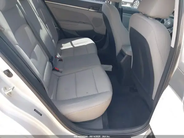 5NPD74LFXHH162821 2017 HYUNDAI ELANTRA - Image 8