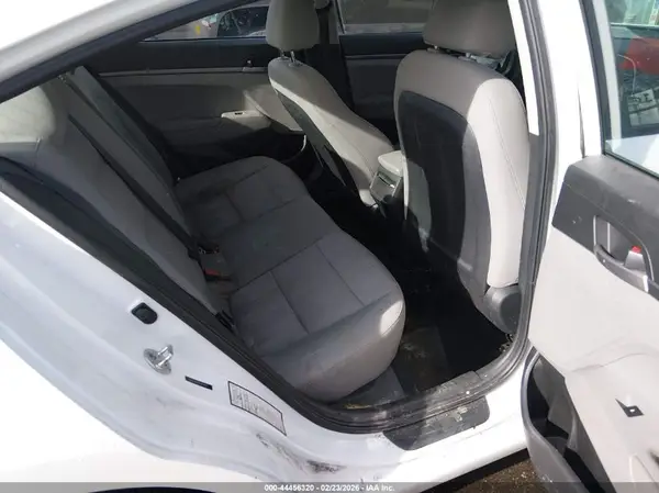 5NPD74LFXHH164617 2017 HYUNDAI ELANTRA - Image 8