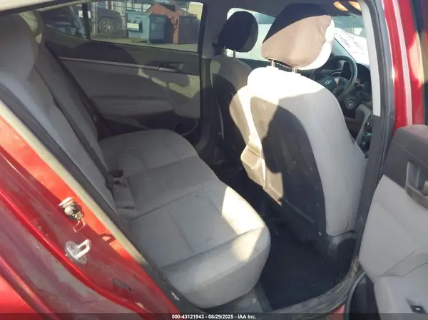 5NPD74LFXHH182129 2017 HYUNDAI ELANTRA - Image 8