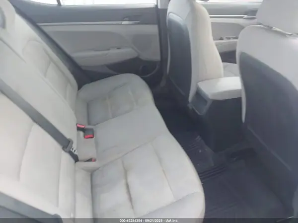 5NPD74LFXHH183717 2017 HYUNDAI ELANTRA - Image 8