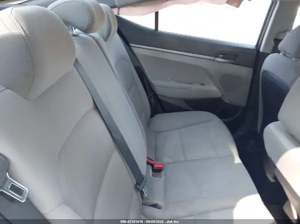 5NPD74LFXHH201665 2017 HYUNDAI ELANTRA - Image 8