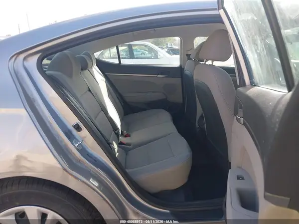 5NPD74LFXHH203819 2017 HYUNDAI ELANTRA - Image 8
