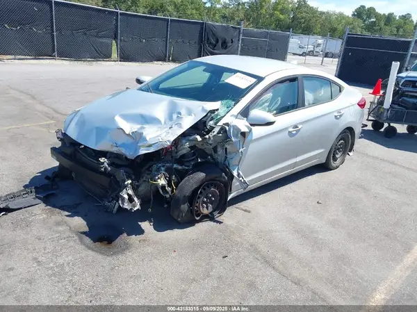 5NPD74LFXHH207028 2017 HYUNDAI ELANTRA - Image 2