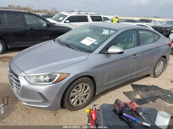 5NPD74LFXHH208468 2017 HYUNDAI ELANTRA - Image 2