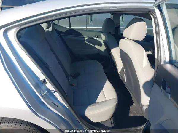 5NPD74LFXHH211080 2017 HYUNDAI ELANTRA - Image 8