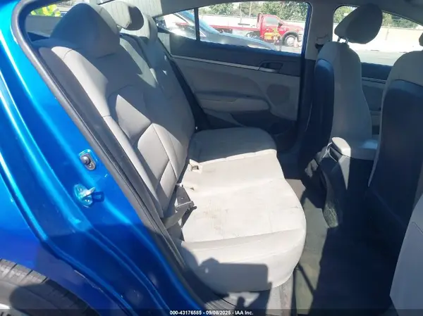 5NPD74LFXHH212696 2017 HYUNDAI ELANTRA - Image 8
