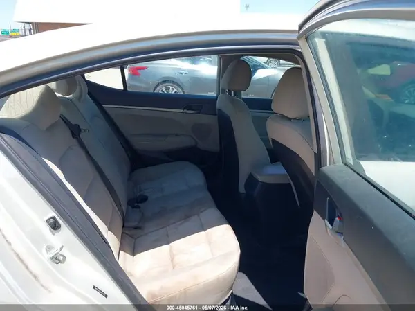 5NPD74LFXJH213157 2018 HYUNDAI ELANTRA - Image 8