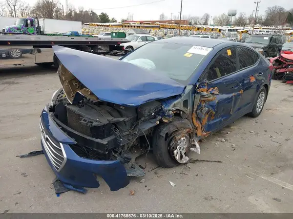 5NPD74LFXJH215605 2018 HYUNDAI ELANTRA - Image 2