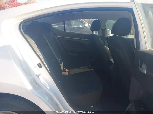 5NPD74LFXJH225521 2018 HYUNDAI ELANTRA - Image 8
