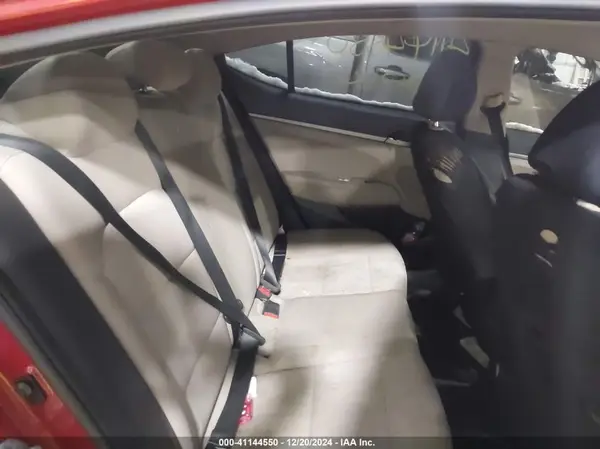 5NPD74LFXJH227057 2018 HYUNDAI ELANTRA - Image 8
