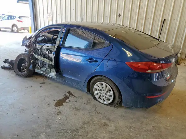 5NPD74LFXJH233103 2018 HYUNDAI ELANTRA - Image 2