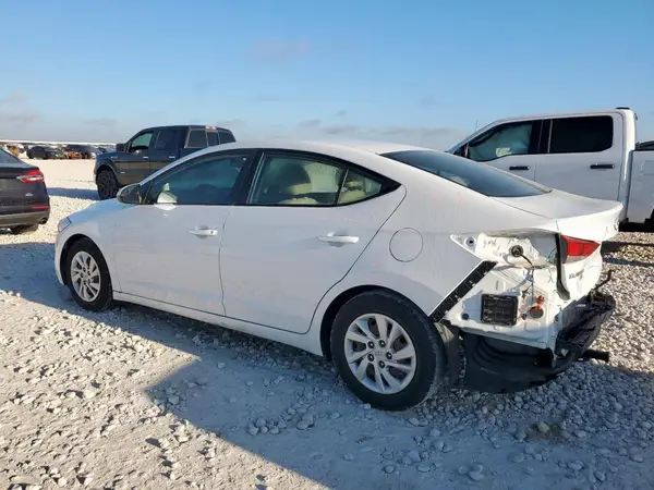 5NPD74LFXJH252475 2018 HYUNDAI ELANTRA - Image 2