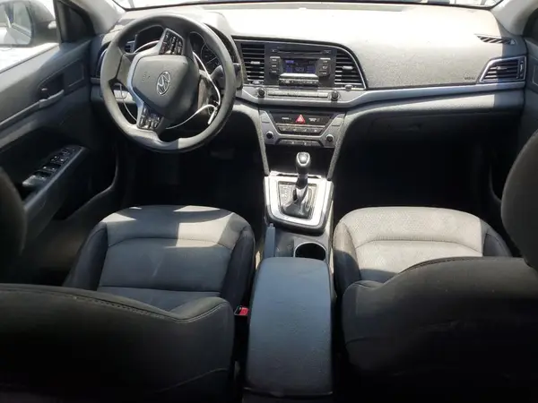 5NPD74LFXJH256221 2018 HYUNDAI ELANTRA - Image 8