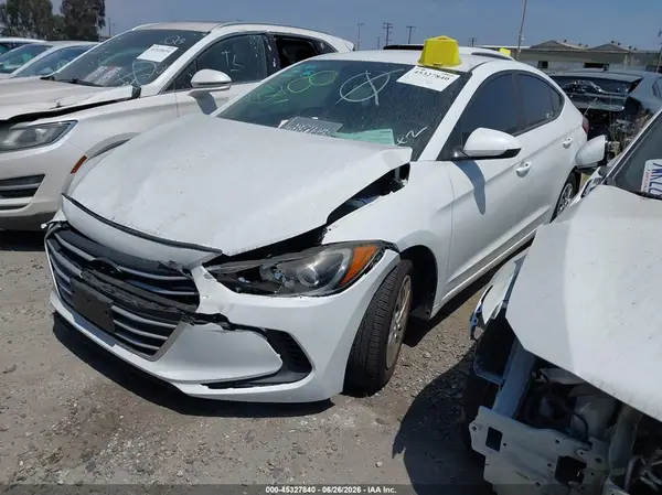 5NPD74LFXJH259863 2018 HYUNDAI ELANTRA - Image 2