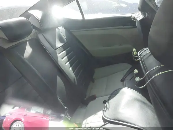 5NPD74LFXJH259863 2018 HYUNDAI ELANTRA - Image 8