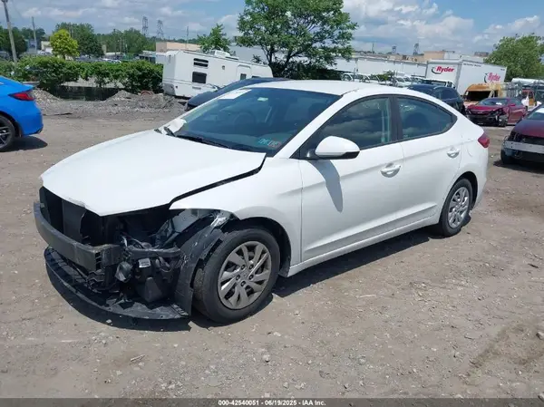 5NPD74LFXJH263413 2018 HYUNDAI ELANTRA - Image 2