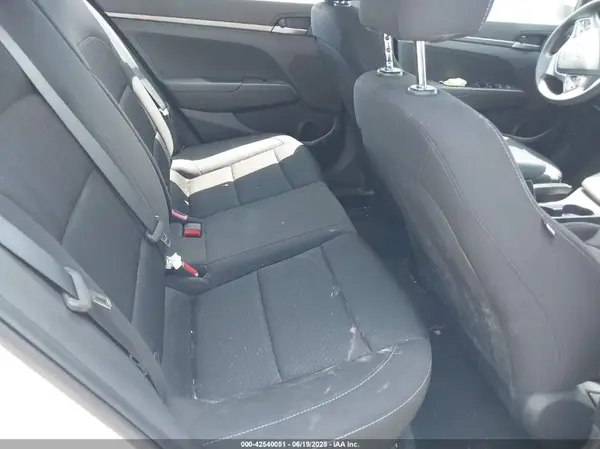5NPD74LFXJH263413 2018 HYUNDAI ELANTRA - Image 8