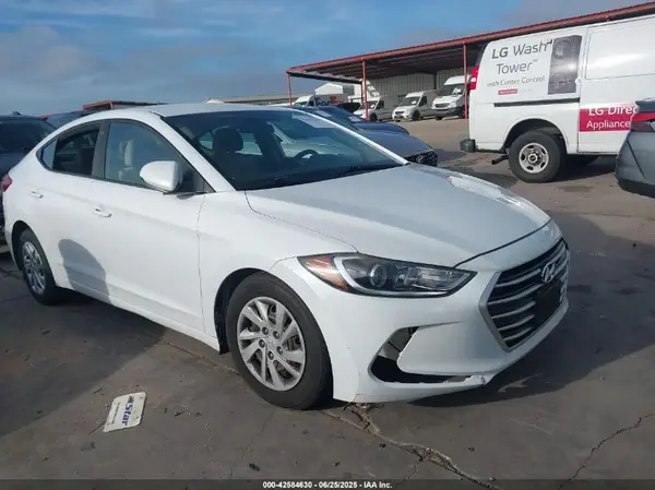 5NPD74LFXJH274654 2018 HYUNDAI ELANTRA - Image 1