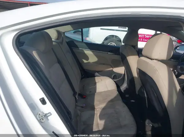 5NPD74LFXJH274654 2018 HYUNDAI ELANTRA - Image 8
