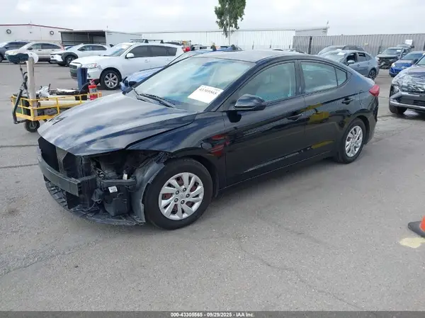 5NPD74LFXJH290157 2018 HYUNDAI ELANTRA - Image 2