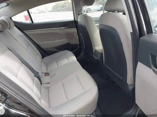 5NPD74LFXJH290157 2018 HYUNDAI ELANTRA - Image 8
