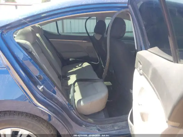 5NPD74LFXJH301917 2018 HYUNDAI ELANTRA - Image 8