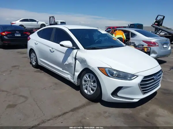 5NPD74LFXJH303828 2018 HYUNDAI ELANTRA - Image 1