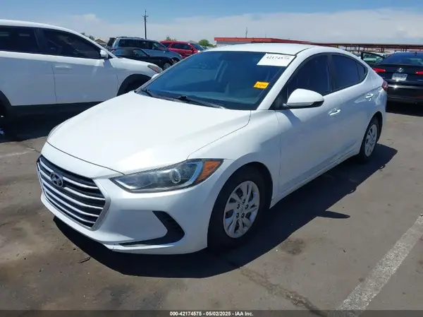 5NPD74LFXJH303828 2018 HYUNDAI ELANTRA - Image 2