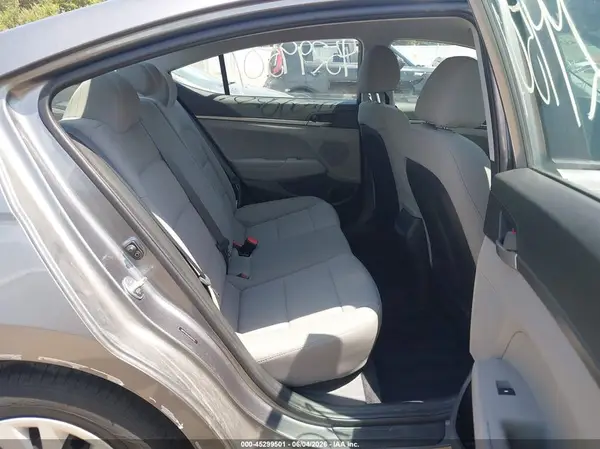 5NPD74LFXJH320743 2018 HYUNDAI ELANTRA - Image 8