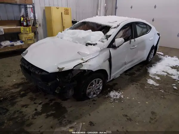 5NPD74LFXJH334819 2018 HYUNDAI ELANTRA - Image 2