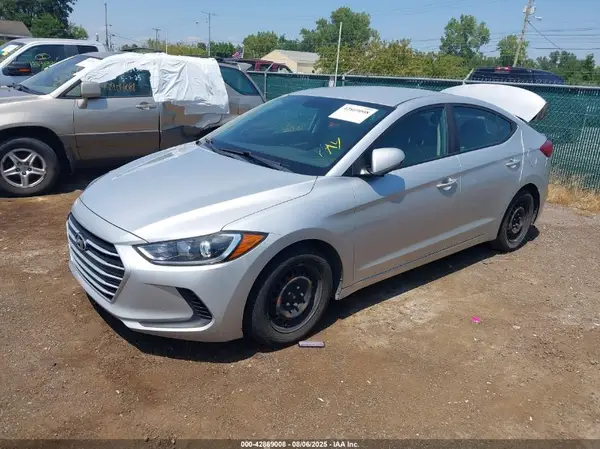 5NPD74LFXJH338238 2018 HYUNDAI ELANTRA - Image 2
