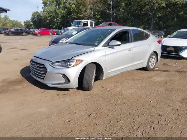 5NPD74LFXJH339745 2018 HYUNDAI ELANTRA - Image 2