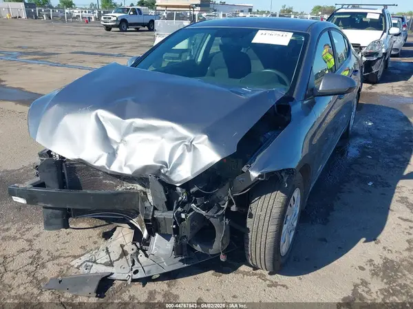 5NPD74LFXJH345819 2018 HYUNDAI ELANTRA - Image 2