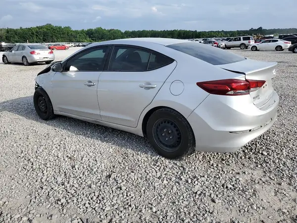 5NPD74LFXJH345898 2018 HYUNDAI ELANTRA - Image 2