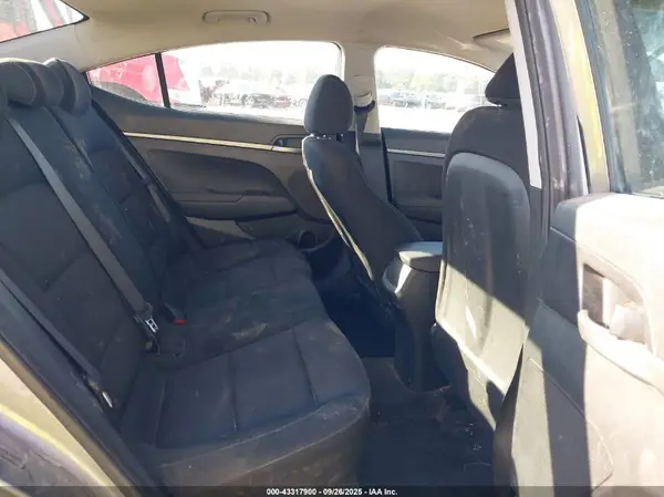 5NPD74LFXJH353662 2018 HYUNDAI ELANTRA - Image 8