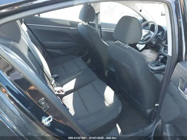 5NPD74LFXJH354570 2018 HYUNDAI ELANTRA - Image 8