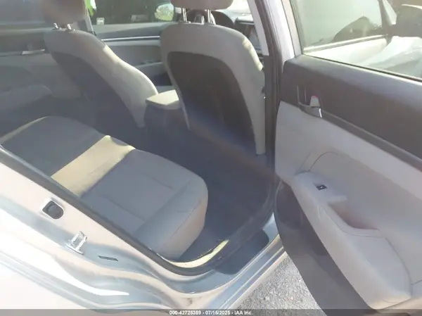 5NPD74LFXJH369666 2018 HYUNDAI ELANTRA - Image 8