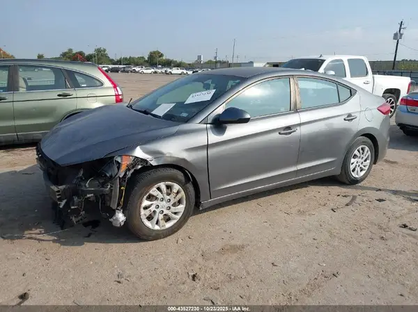 5NPD74LFXJH376424 2018 HYUNDAI ELANTRA - Image 2