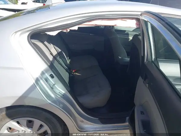 5NPD74LFXJH377394 2018 HYUNDAI ELANTRA - Image 8