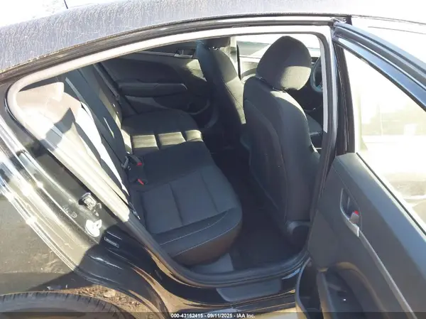 5NPD74LFXJH397421 2018 HYUNDAI ELANTRA - Image 8