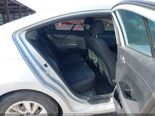 5NPD74LFXJH403105 2018 HYUNDAI ELANTRA - Image 8