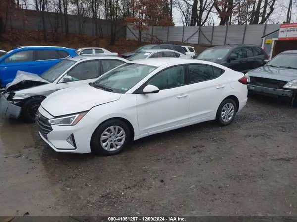 5NPD74LFXKH445565 2019 HYUNDAI ELANTRA - Image 2