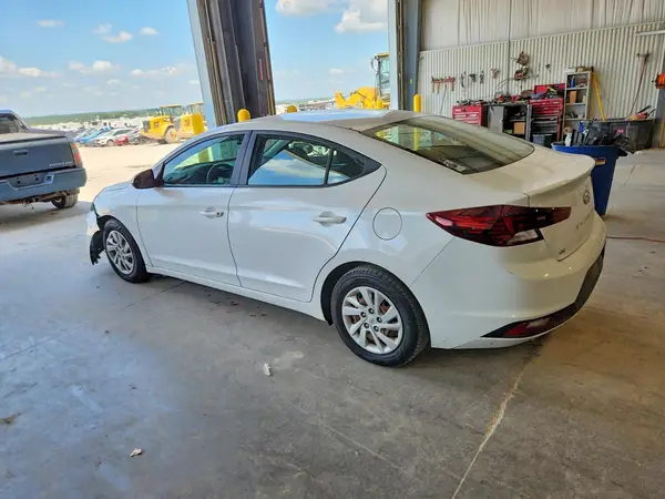 5NPD74LFXKH473558 2019 HYUNDAI ELANTRA - Image 2