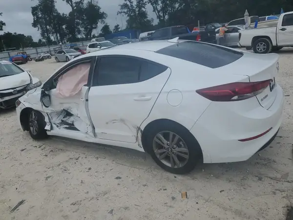 5NPD84LE2JH388595 2018 HYUNDAI ELANTRA - Image 2