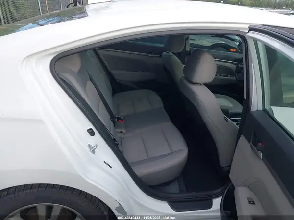 5NPD84LF0HH010334 2017 HYUNDAI ELANTRA - Image 8