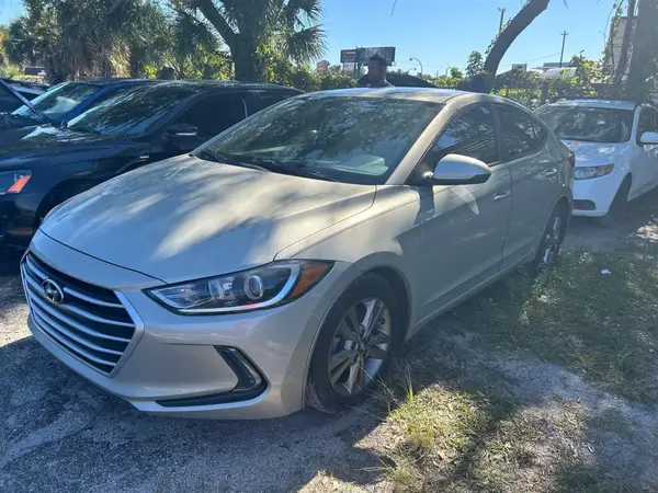 5NPD84LF0HH011323 2017 HYUNDAI ELANTRA - Image 2