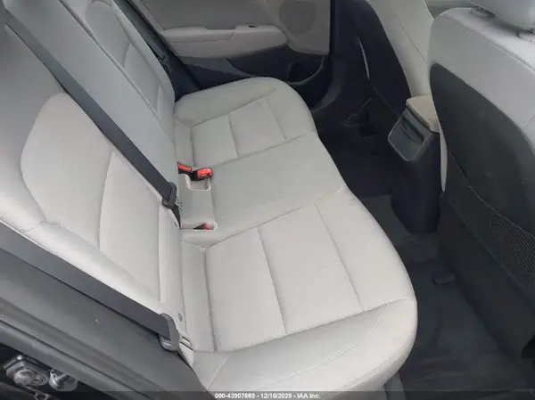 5NPD84LF0HH017574 2017 HYUNDAI ELANTRA - Image 8