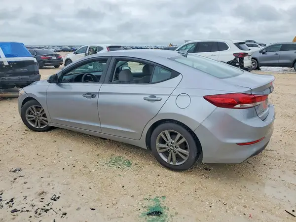 5NPD84LF0HH018076 2017 HYUNDAI ELANTRA - Image 2