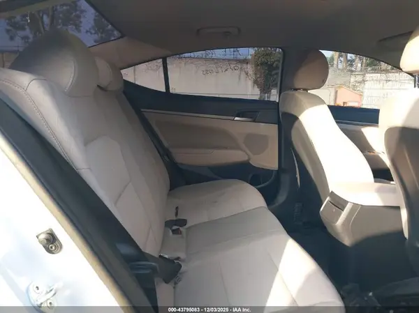 5NPD84LF0HH020555 2017 HYUNDAI ELANTRA - Image 8