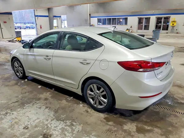 5NPD84LF0HH027747 2017 HYUNDAI ELANTRA - Image 2